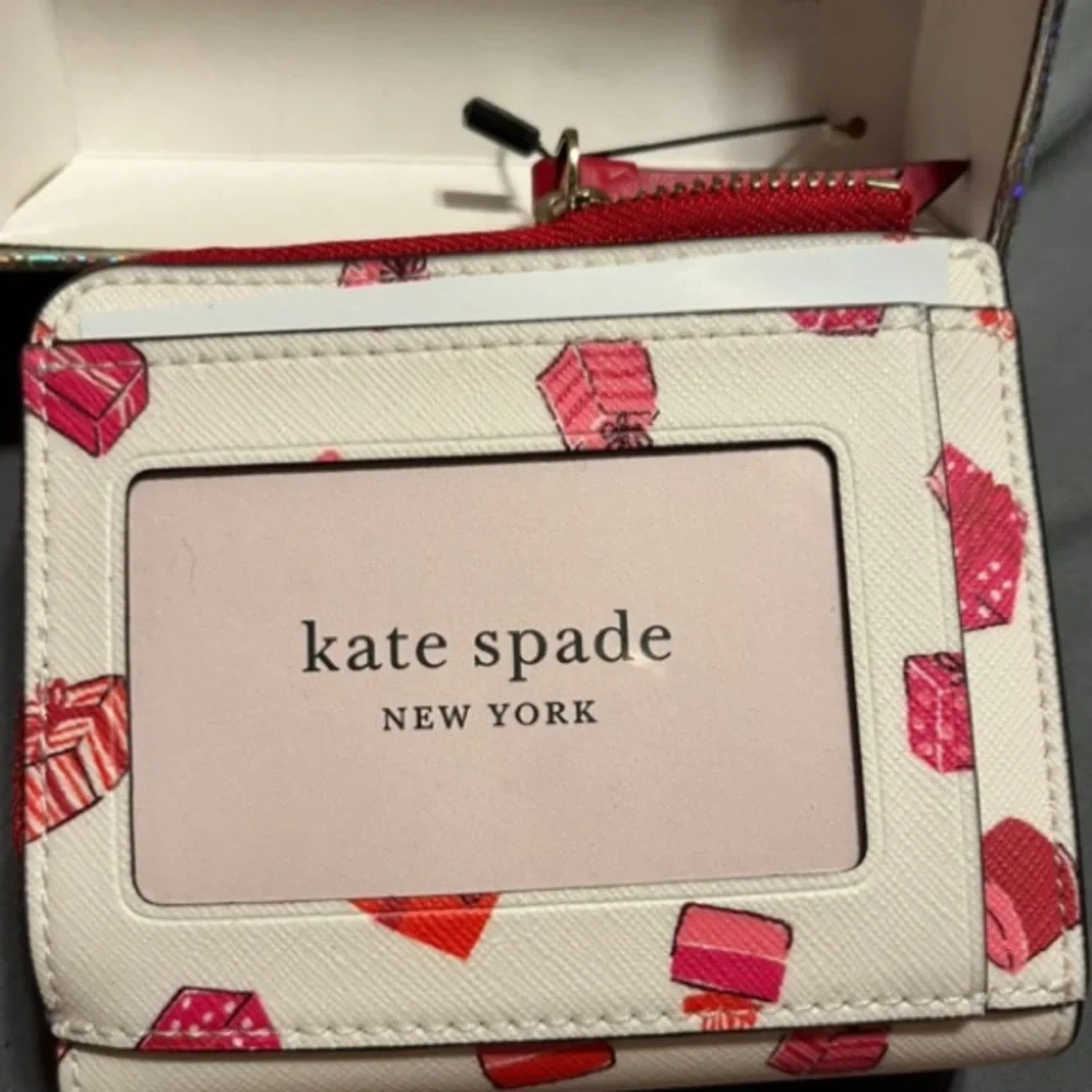 Kate Spade Gift Print Bifold Wallet w/ Box NWT